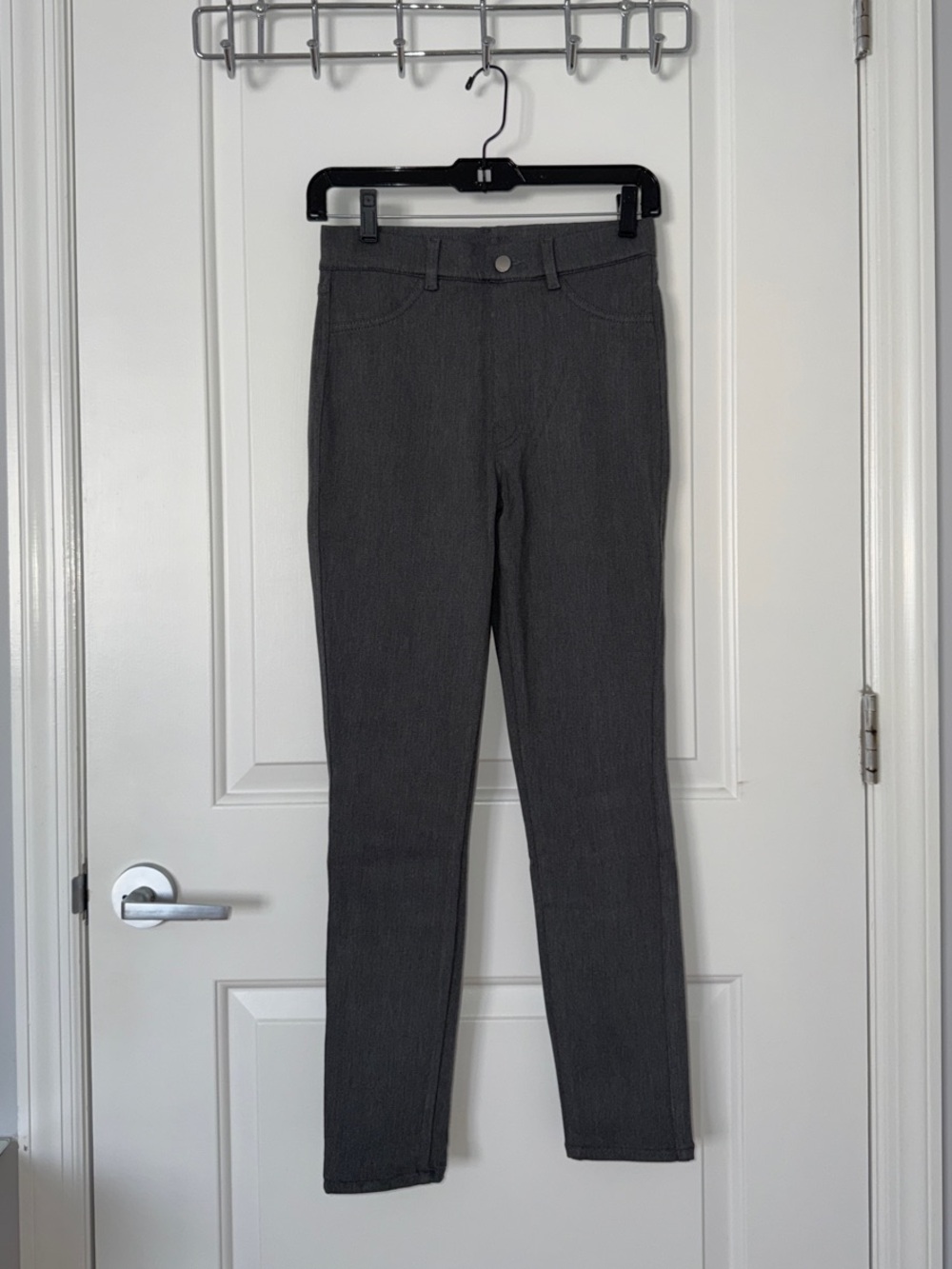 Uniqlo HEATTECH Gray High-Waist Skinny Jeggings